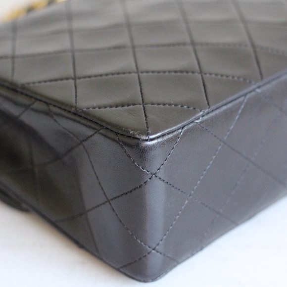 Vintage Chanel / Black Lambskin
20cm Square with 24k Gold
Hardware - Picture 12 of 14